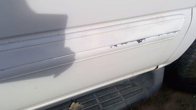 00-06 Suburban Passenger Right Front Moulding From Door Trim Strip White 50U