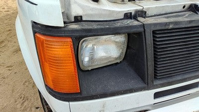 85-94 Gmc Safari Passenger Right Headlight Trim Door Surround With Turn Signal