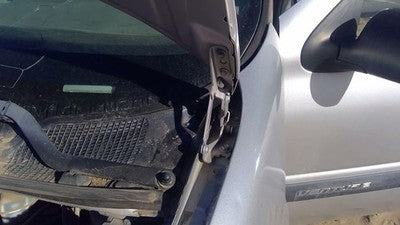 2002 Chevy Venture Driver Left Hood Hinge Assembly Oem Silver 12u