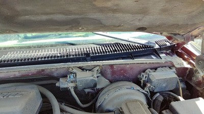 1999 Gmc Yukon Windshield Wiper Cowl Vent Trim Panel Oem Cover