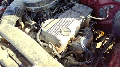 1996 Nissan Hardbody Valve Cover Oem 2.4L