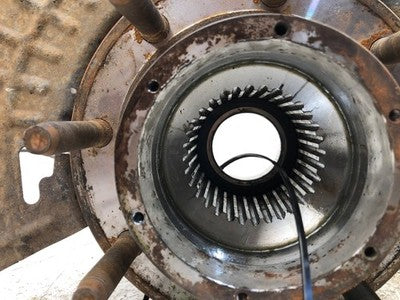 2013-2016 Ford F250 Super Duty Front Wheel Hub With Driver Left Brake Shield 4x4