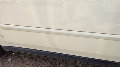04-08 New Style Malibu Driver Left Front Moulding From Door Trim White 40U