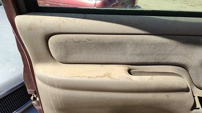 1995-99 Gmc Yukon Driver Left Front Inside Door Trim Panel Only Oem Tan 522
