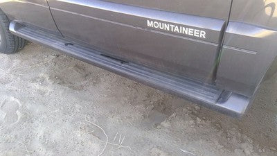 02-10 Mercury Mountaineer Passenger Right Lower Running Board Rocker Moulding