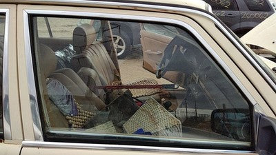 1977-1985 Mercedes 300Td Passenger Right Front Side Window Door Glass Oem