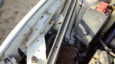 1998-2004 Buick Regal Windshield Washer Fluid Reservoir With Pump Oem Wiper Tank