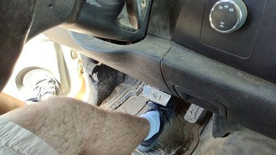 2007 08 Silverado 2500 Lower Dash Under Column Knee Bolster Trim Panel Ebony 19D