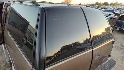 1992-1999 Chevy Suburban Driver Left Back Glass Rear Window Oem 15692189