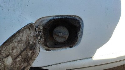 1998-1999 Buick Century Fuel Filler Neck Assembly With Gas Cap Oem 10424501