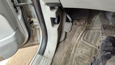 2007 Chrysler Pacifica Driver Left Lower Kick Trim Panel Oem Gray Da