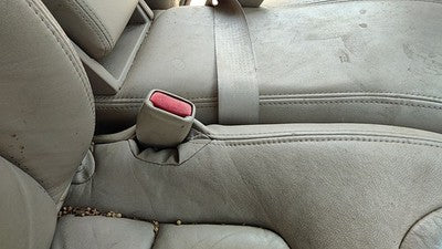 99 Cadillac Deville Passenger Right Front Seat Belt Buckle Receiver 152 Neutral