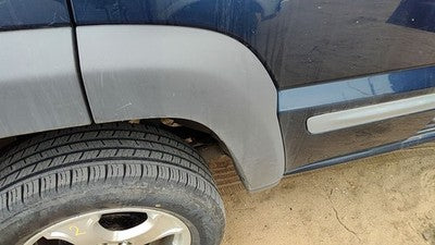2002-2004 Jeep Liberty Passenger Right Rear Forward Wheel Flare Moulding Back