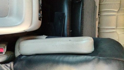 2000-2002 Chevy Suburban Driver Left Arm Rest Oem Leather Seat Front 88936770