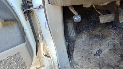 2004 Nissan Titan Driver Left Lower Kick Trim Panel Oem W Graphite