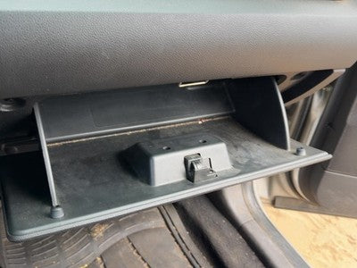 05-07 Ford Fivehundred Glove Box Assembly Complete Door With Latch Oem Black Hw