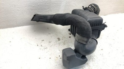 05-09 Tucson Complete Air Intake Cleaner Filter Box Housing With Tube 2.7L