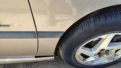2000-2005 Chevy Impala Passenger Right Moulding From Fender Oem Trim Strip