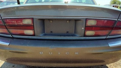 1998-2004 Buick Park Ave Center Tail Light Oem Lid Mounted Brake Lamp 16525987