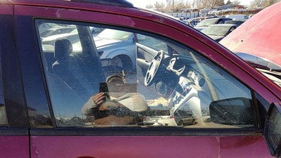 2003-2006 Mitsubishi Outlander Passenger Right Front Side Window Door Glass Oem