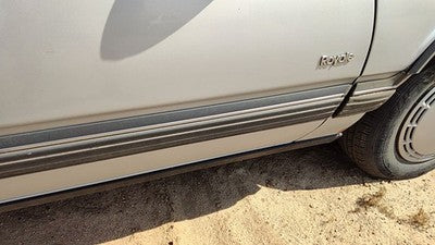 1990 Olds 88 Passenger Right Front Moulding From Door Oem Trim Strip