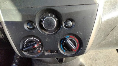 2015-2019 Nissan Versa Temperature Control Module In Dash Heater Ac Head Unit
