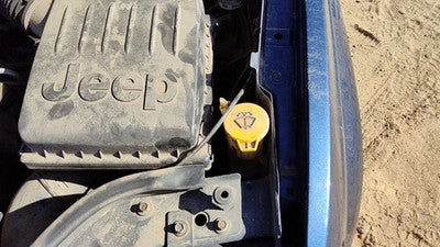 02-04 Jeep Grand Cherokee Windshield Washer Fluid Reservoir With Pump Wiper Tank