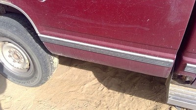 1988 Gmc Sierra 2500 Passenger Right Rear Moulding On Quarter Panel Front Box