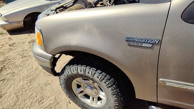 1997-2002 Ford Expedition Driver Left Front Fender Oem Arizona Beige Aq