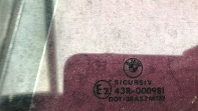 1999-2000 Bmw 323I Driver Left Rear Vent Window Small Back Door Glass With Frame