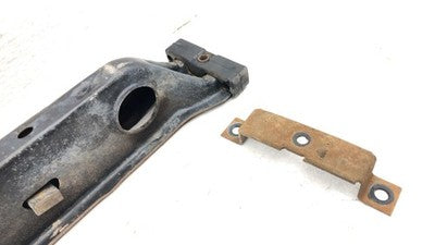 1990 Chevy Silverado 1500 Torssion Bar Mount Crossmember Bracket Keys Hardware