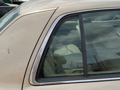 94-11 Grand Marquis Passenger Right Rear Vent Window Back Door Glass With Frame