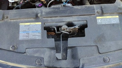 2005-2010 Pontiac G6 Gxp Coupe Hood Latch Assembly With Bracket Oem 25864307