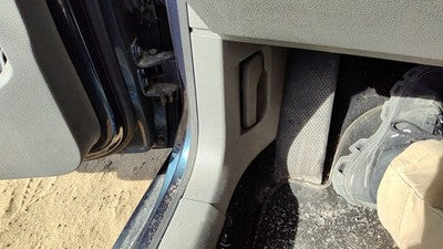 2006 Vw Jetta Driver Left Lower Kick Trim Panel Oem Gray