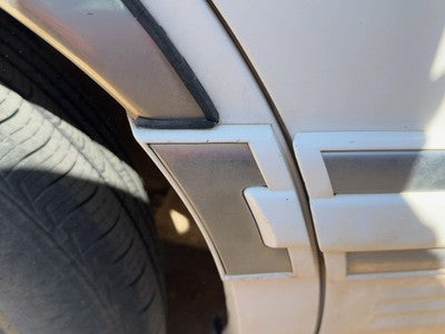 94 Lincoln Town Car Passenger Right Rear Moulding On Quarter Panel Oem White Wt