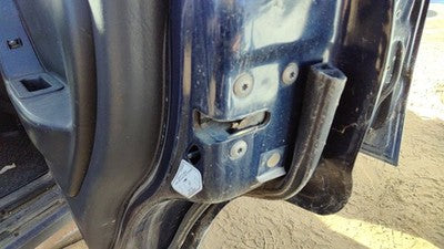 2004 Jeep Grand Cherokee Passenger Right Rear Door Latch With Rods/Cables Back