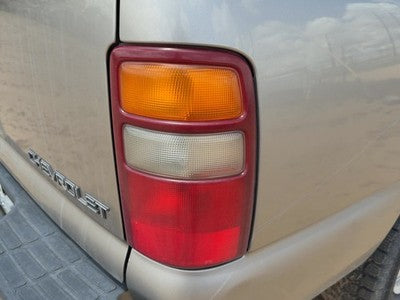 2000-2003 Chevy Suburban Passenger Right Tail Light Brake Lamp Oem Rear 19168991