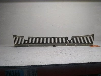 1985 Jeep Grand Wagoneer Windshield Wiper Cowl Trim Molding OEM Cover