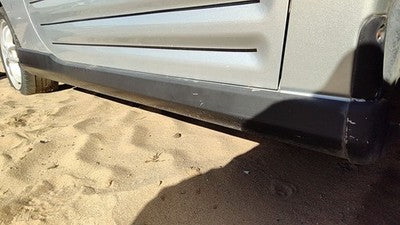 2004 Mitsubishi Eclipse Passenger Right Lower Rocker Panel Moulding Side Skirt