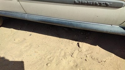 2005-2007 Jeep Liberty Passenger Right Lower Rocker Moulding Oem Side Skirt