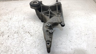 2005 Chevy Avalanche Power Steering Pump Mount Bracket With Bolts Oem 12554030