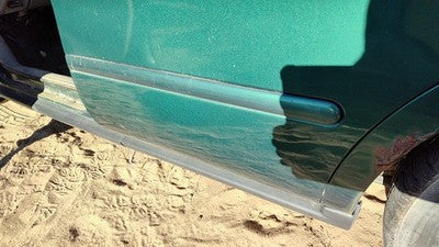 00-07 Taurus Driver Left Rear Moulding From Door Back Trim Strip Su Tropic Green