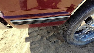 1999 Gmc Yukon Passenger Right Rear Moulding On Quarter Panel Oem