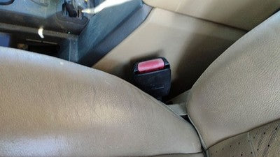 2005-2006 Land Rover Lr3 Driver Left Front Seat Belt Buckle Receiver Oem Tan