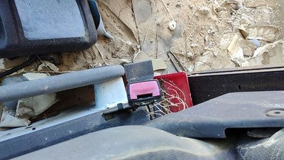 2002-2006 Dodge Sprinter Van 3500 Driver Left Front Seat Belt Buckle Receiver