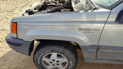 1993-1998 Jeep Grand Cherokee Driver Left Front Fender Oem Silver 55031834