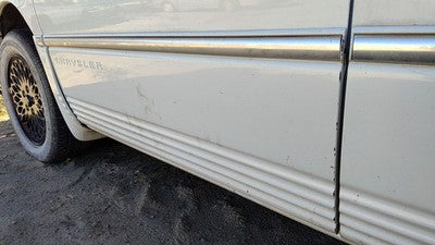 1996-1999 Town & Country Left Front Moulding From Door Oem Trim Pwp Golden White