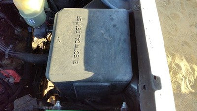 2000-2002 Chevy Suburban Engine Fuse Box Power Distribution Panel Oem 5.3L