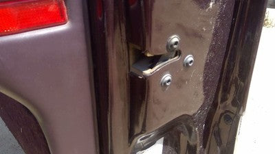 93 Cadillac Fleetwood Passenger Right Front Door Latch With Rods/Cables Assembly