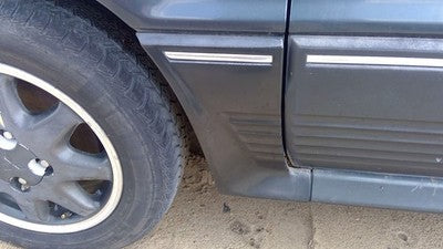 1991 Mitsubishi Galant Vr-4 Driver Left Moulding From Fender Trim Strip Green